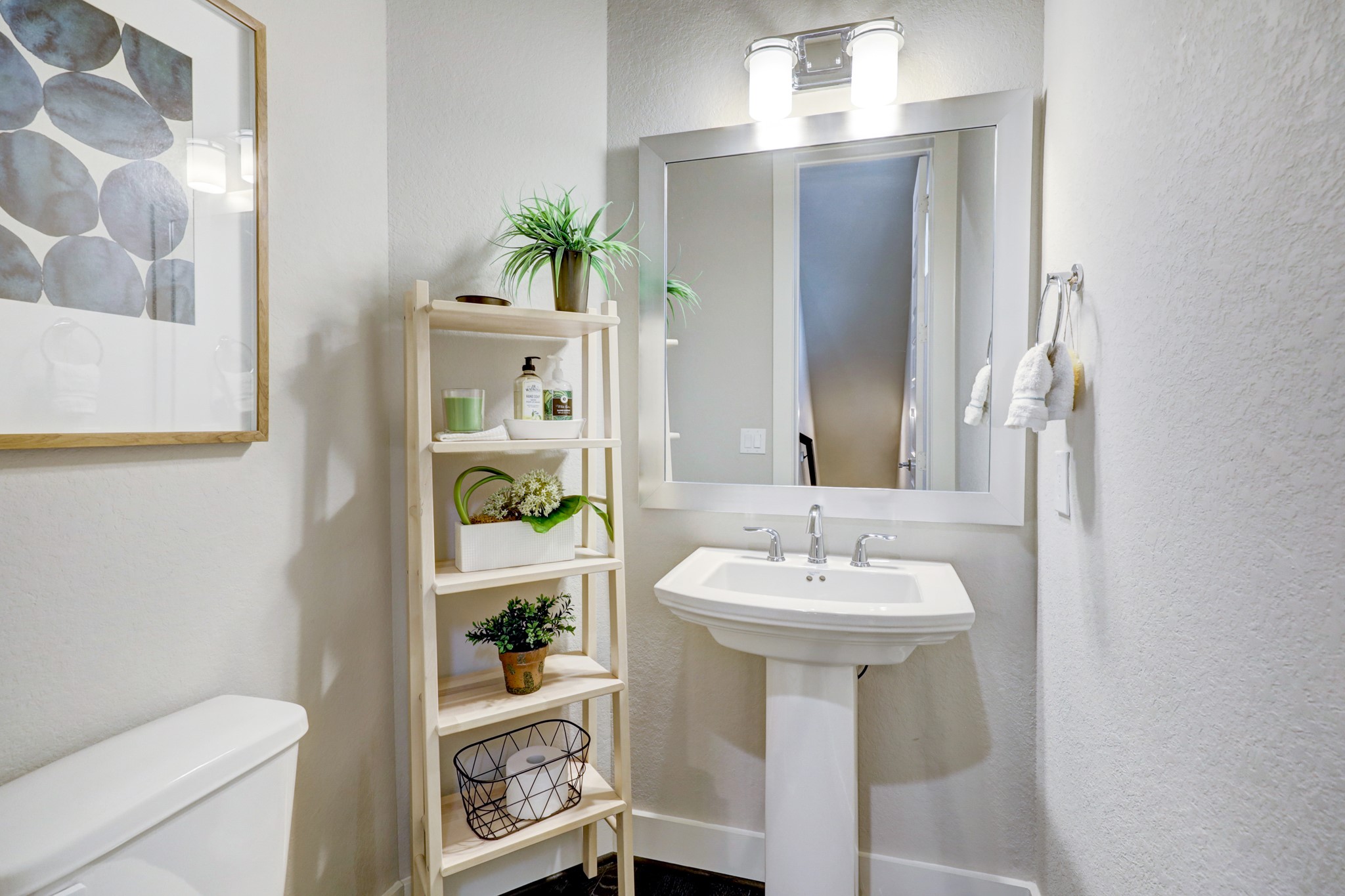 4203 Allen Street Houston, TX 77007 - Photo 8 of 35 a bathroom with a sink and a mirror