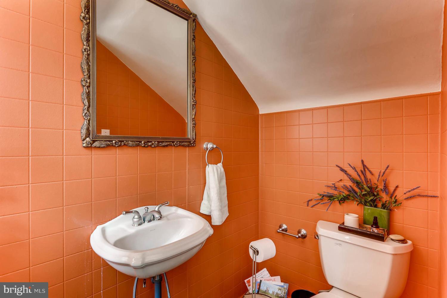 203 Longwood Road Baltimore, MD 21210 - Photo 13 of 30 1st floor powder room