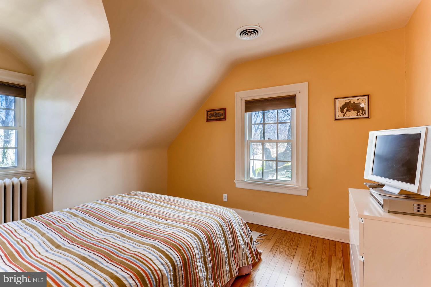 203 Longwood Road Baltimore, MD 21210 - Photo 24 of 30 5th bedroom on third floor