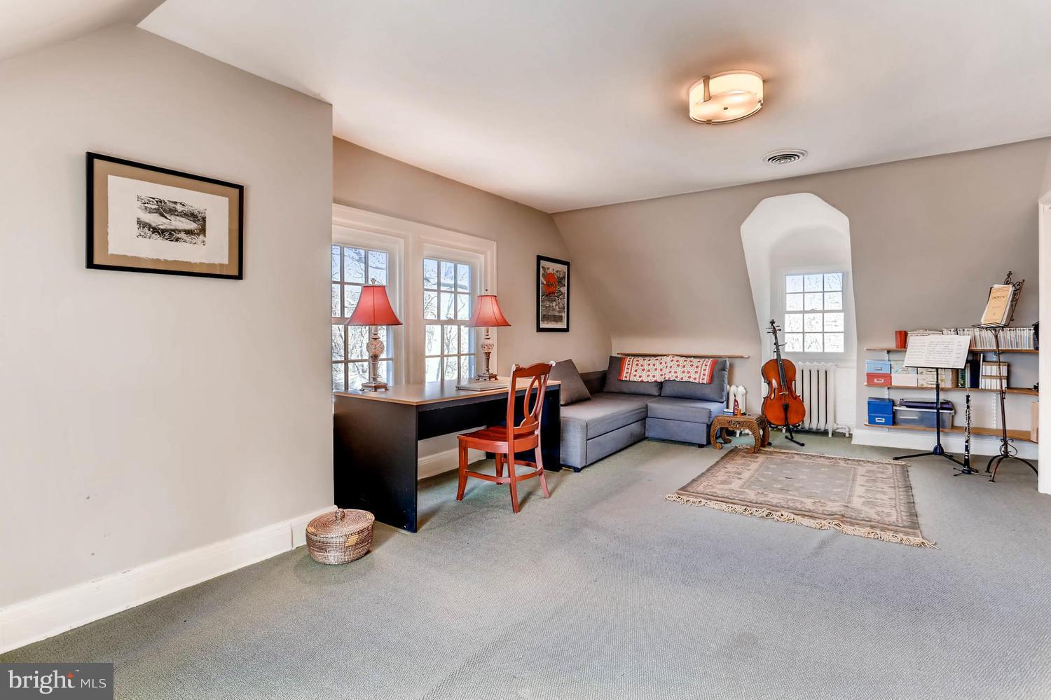 203 Longwood Road Baltimore, MD 21210 - Photo 25 of 30 Generously sized 3rd floor family room