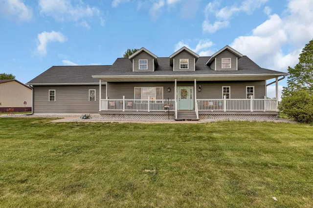 $799,000 | 10448 345th Street, St. Joseph, MN 56374