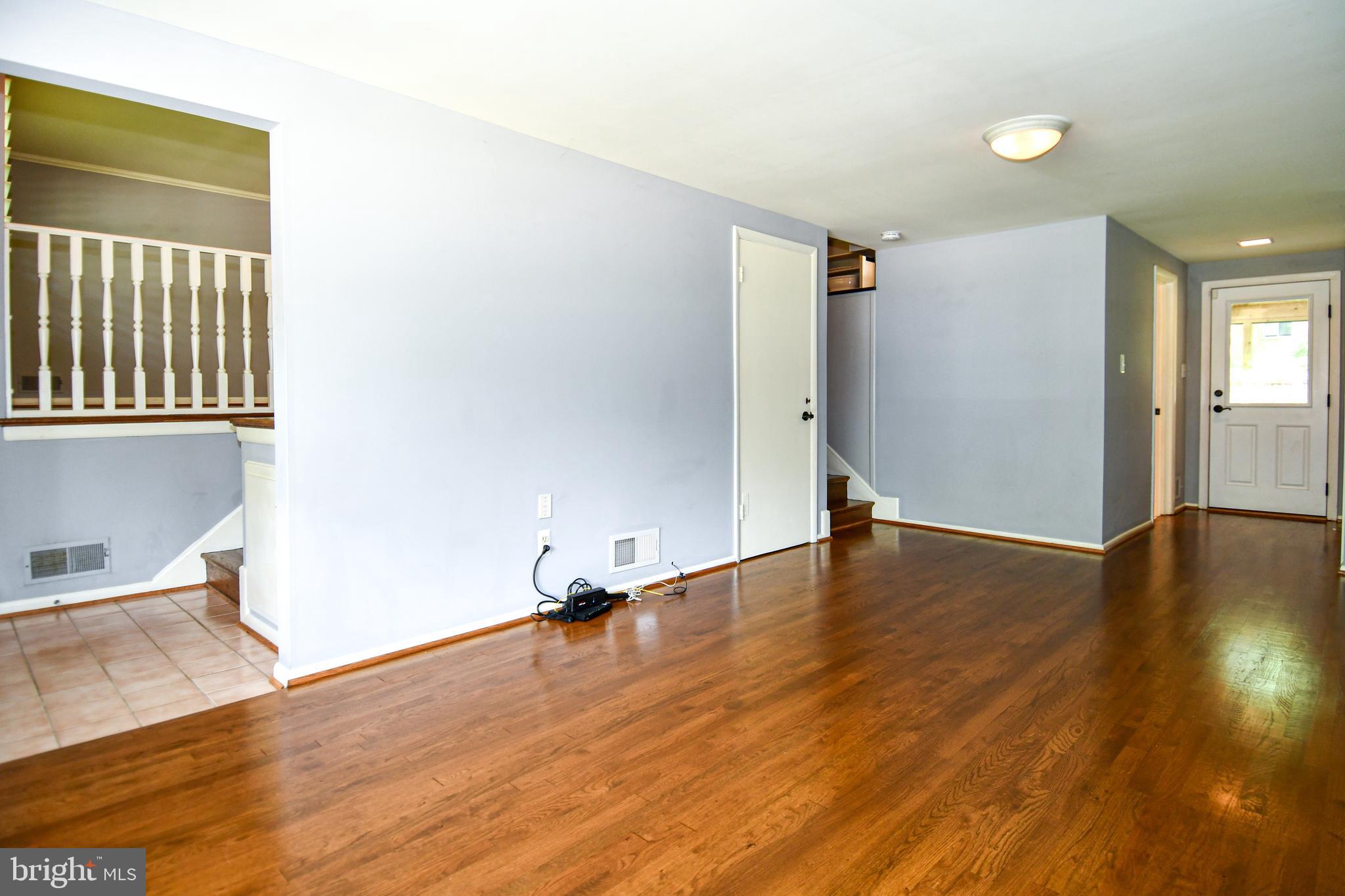8916 Battery Road Alexandria, VA 22308 - Photo 19 of 53 View of Fam Room. Foyer Entrance is to the Left.