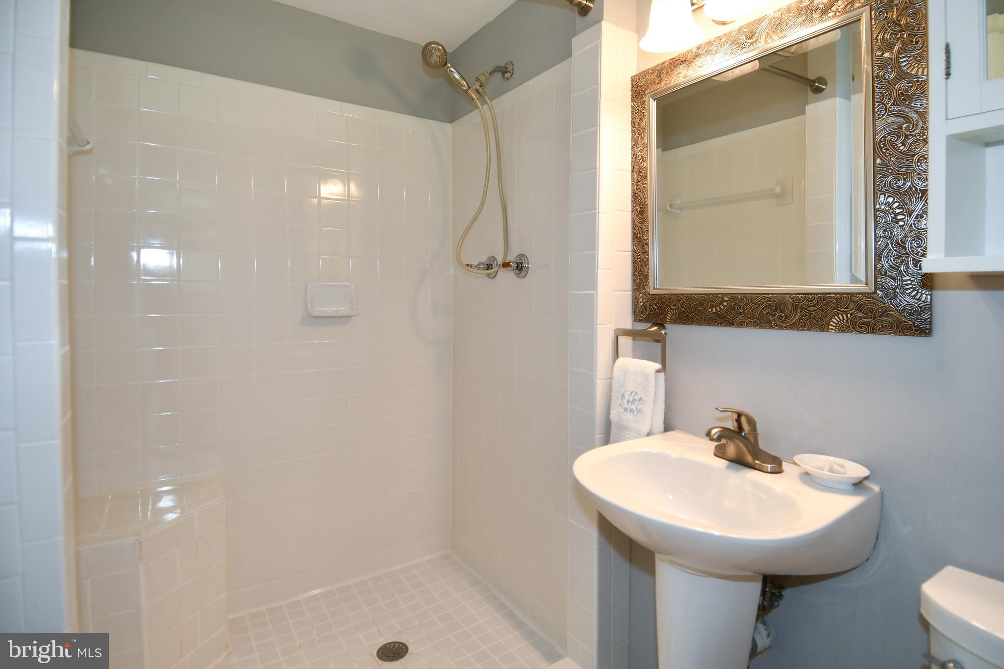 8916 Battery Road Alexandria, VA 22308 - Photo 23 of 53 Full Bath with Pedestal Sink.