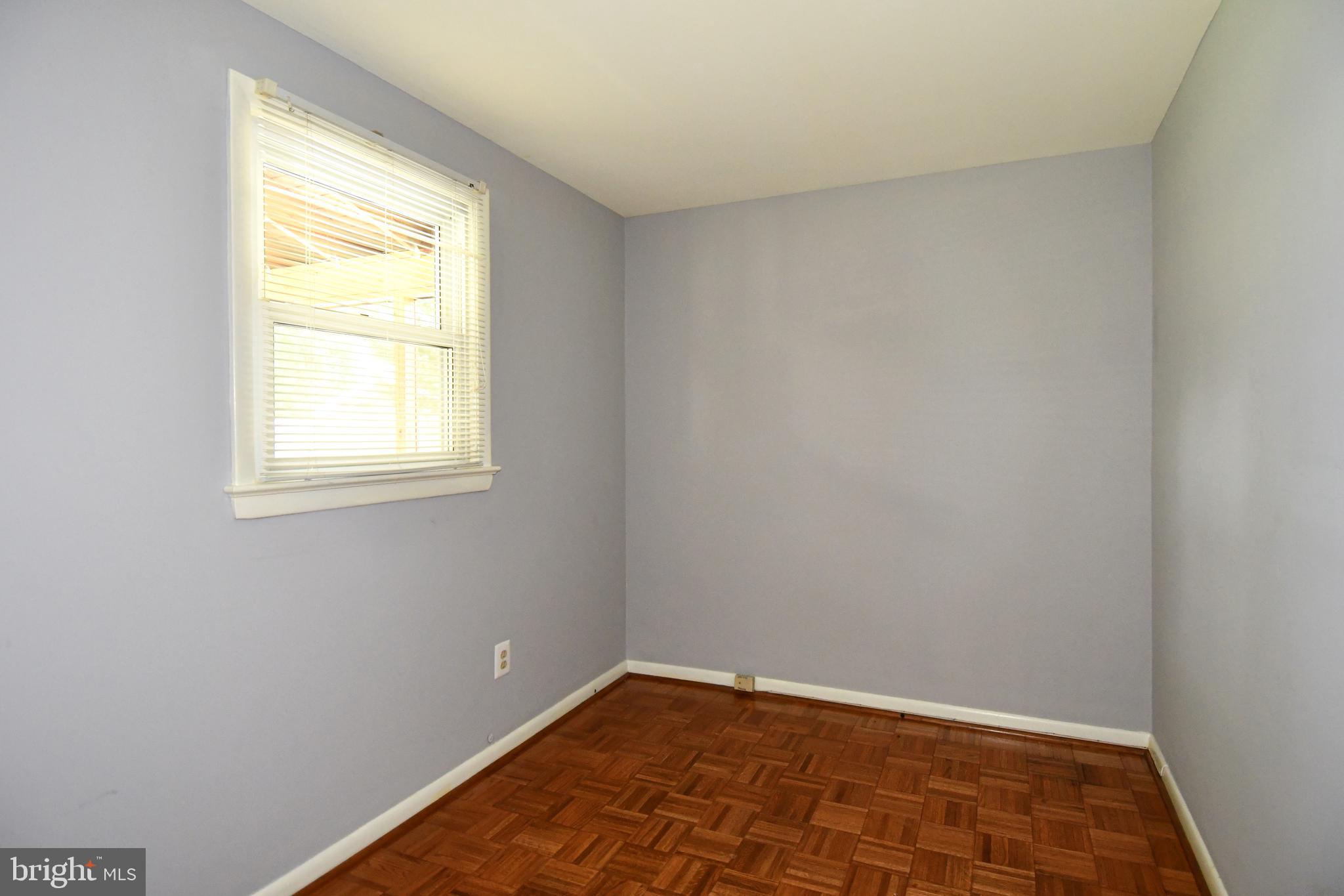 8916 Battery Road Alexandria, VA 22308 - Photo 24 of 53 4th Bedroom Across from Full Bath.
