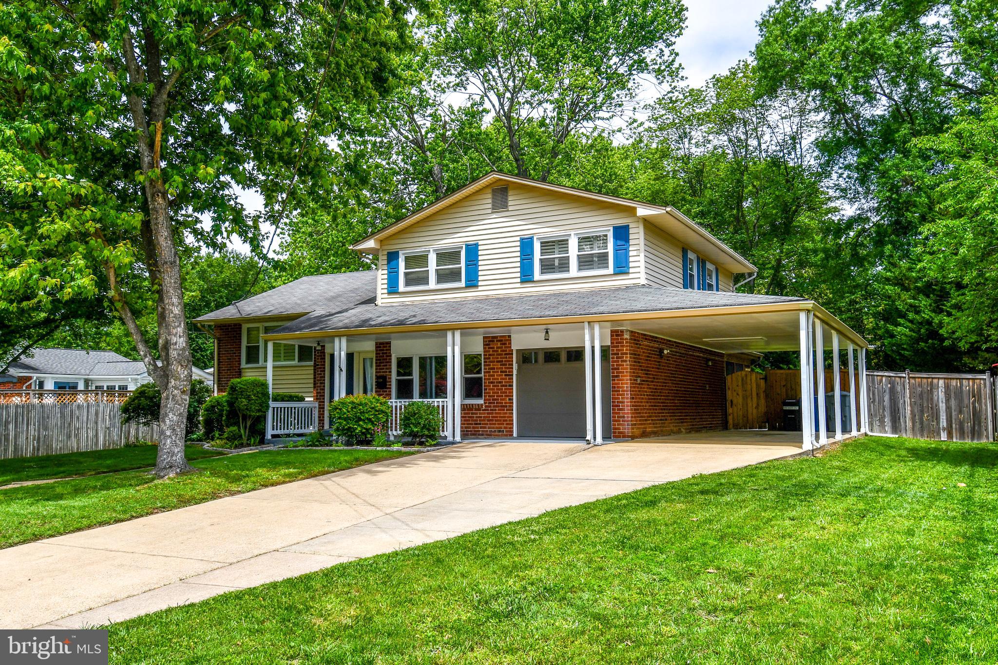 8916 Battery Road Alexandria, VA 22308 - Photo 3 of 53 Br & Vinyl Siding. Alum soffits. Low Maintenance.