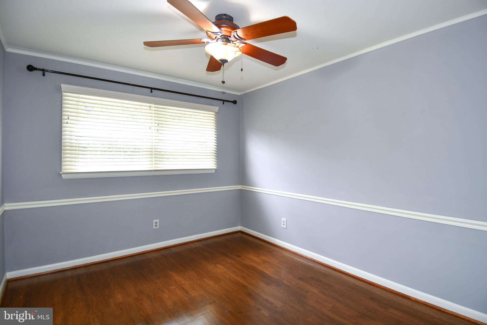 8916 Battery Road Alexandria, VA 22308 - Photo 39 of 53 3rd Bedroom with ceiling fan & light.