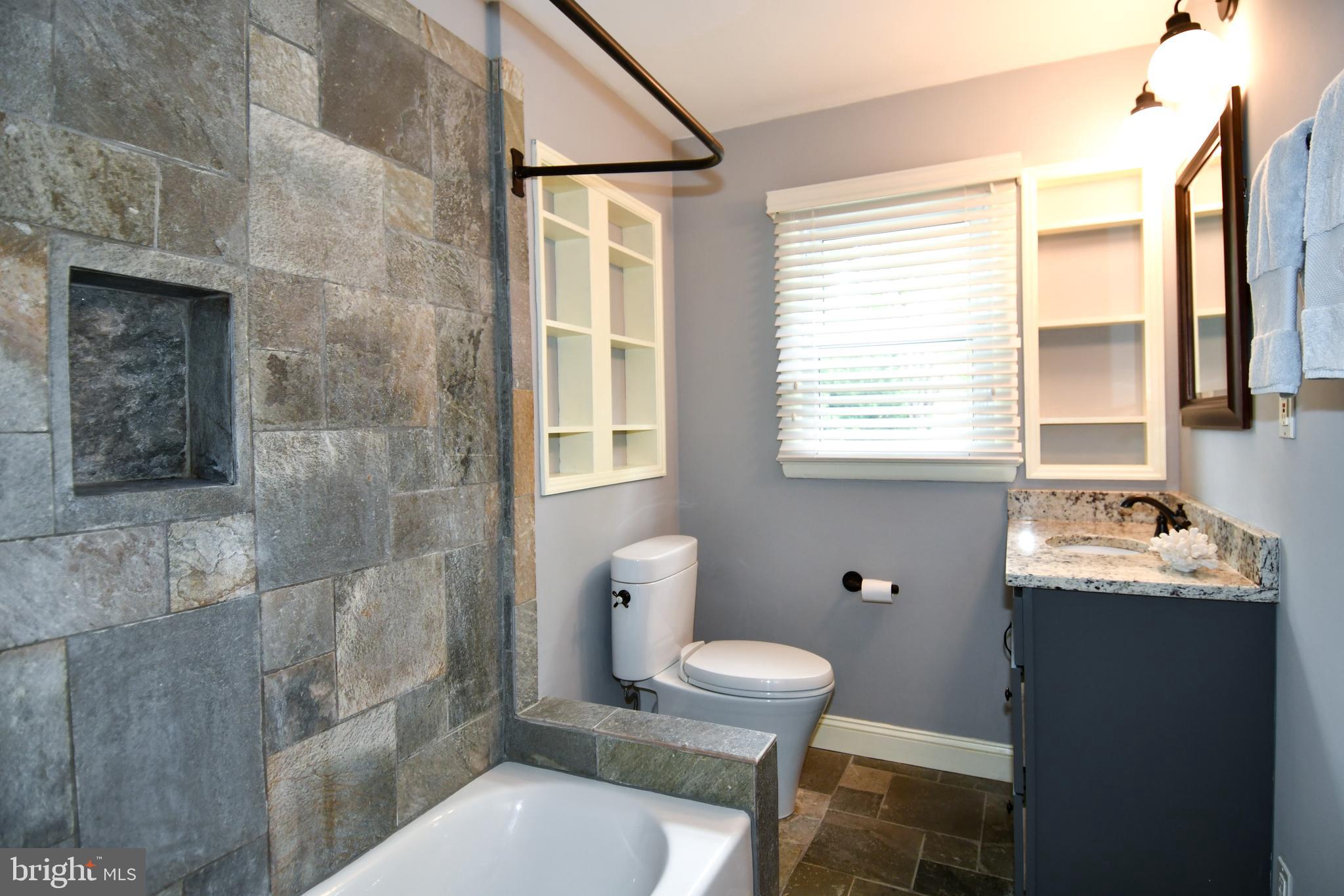 8916 Battery Road Alexandria, VA 22308 - Photo 41 of 53 Full Bath off Hallway Upstairs.`