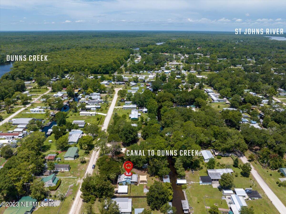 108 Creekside Road Satsuma, FL 32189 - Photo 3 of 40 a view of a city