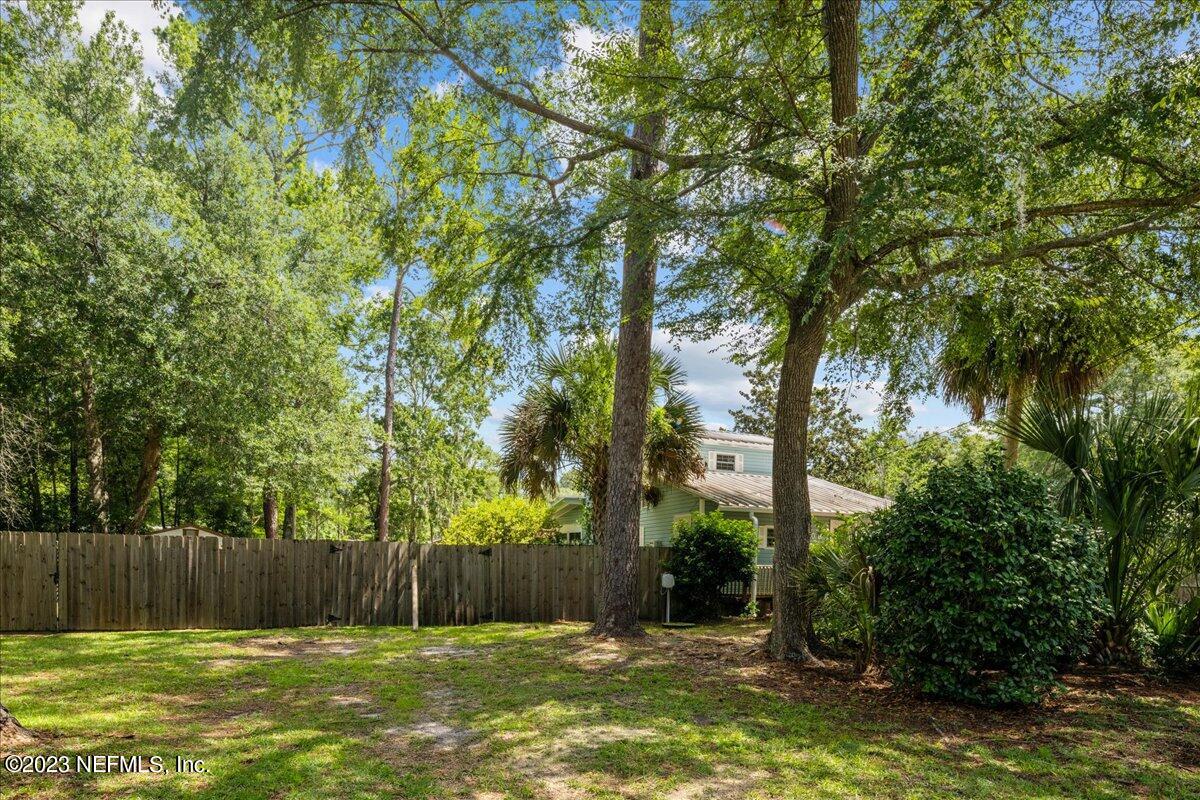 108 Creekside Road Satsuma, FL 32189 - Photo 6 of 40 a view of a yard