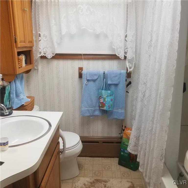 97 Rutt Road Bangor, PA 18013 - Photo 9 of 12 Full bath