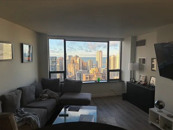 $2,659 | 2 East Oak Street, Unit 3502, Chicago, IL 60611