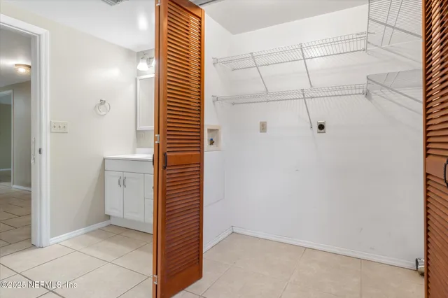 a close up of a shower