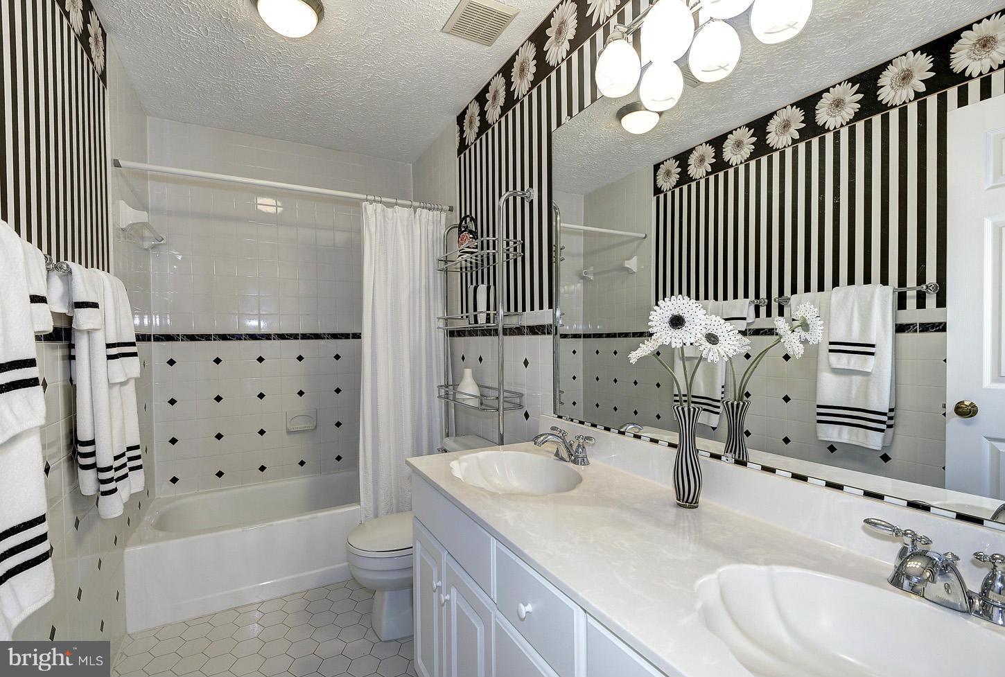 1324 Quail Ridge Drive Reston, VA 20194 - Photo 22 of 30 Bath