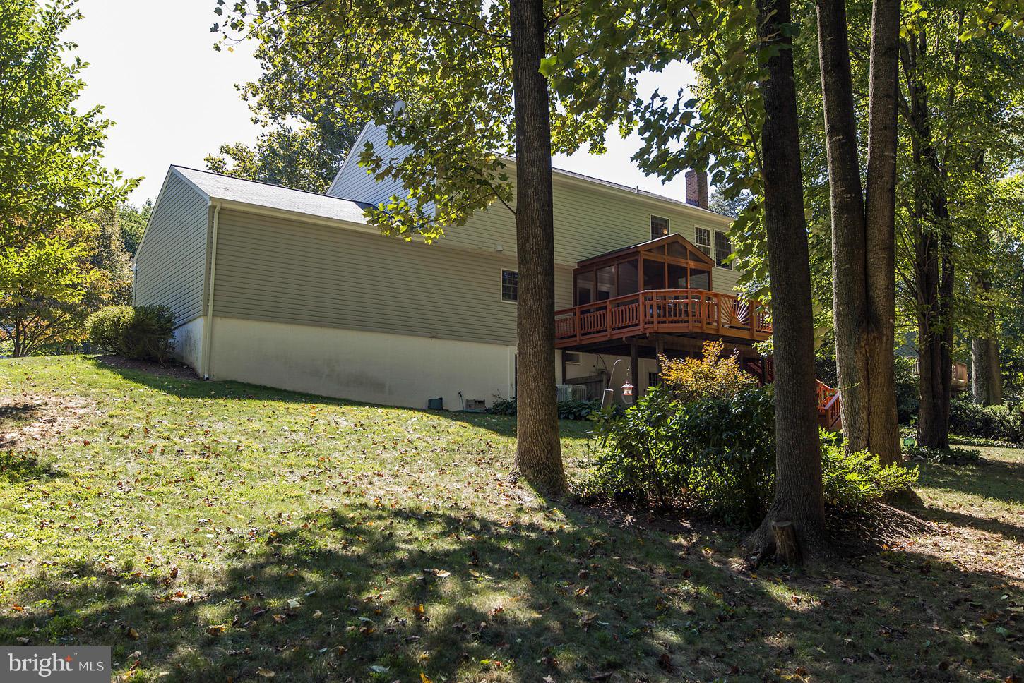 1324 Quail Ridge Drive Reston, VA 20194 - Photo 29 of 30 Exterior (Rear)