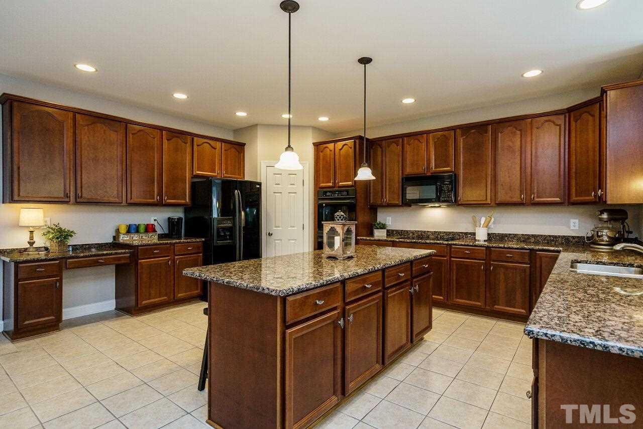 104 Ivyshaw Road Cary, NC 27519 - Photo 11 of 30 Gallery Image 11