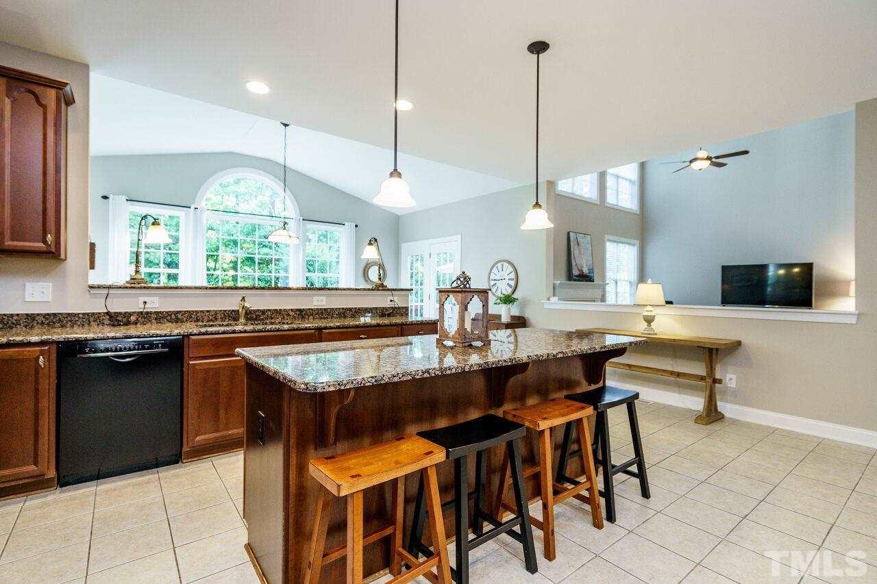 104 Ivyshaw Road Cary, NC 27519 - Photo 12 of 30 Gallery Image 12