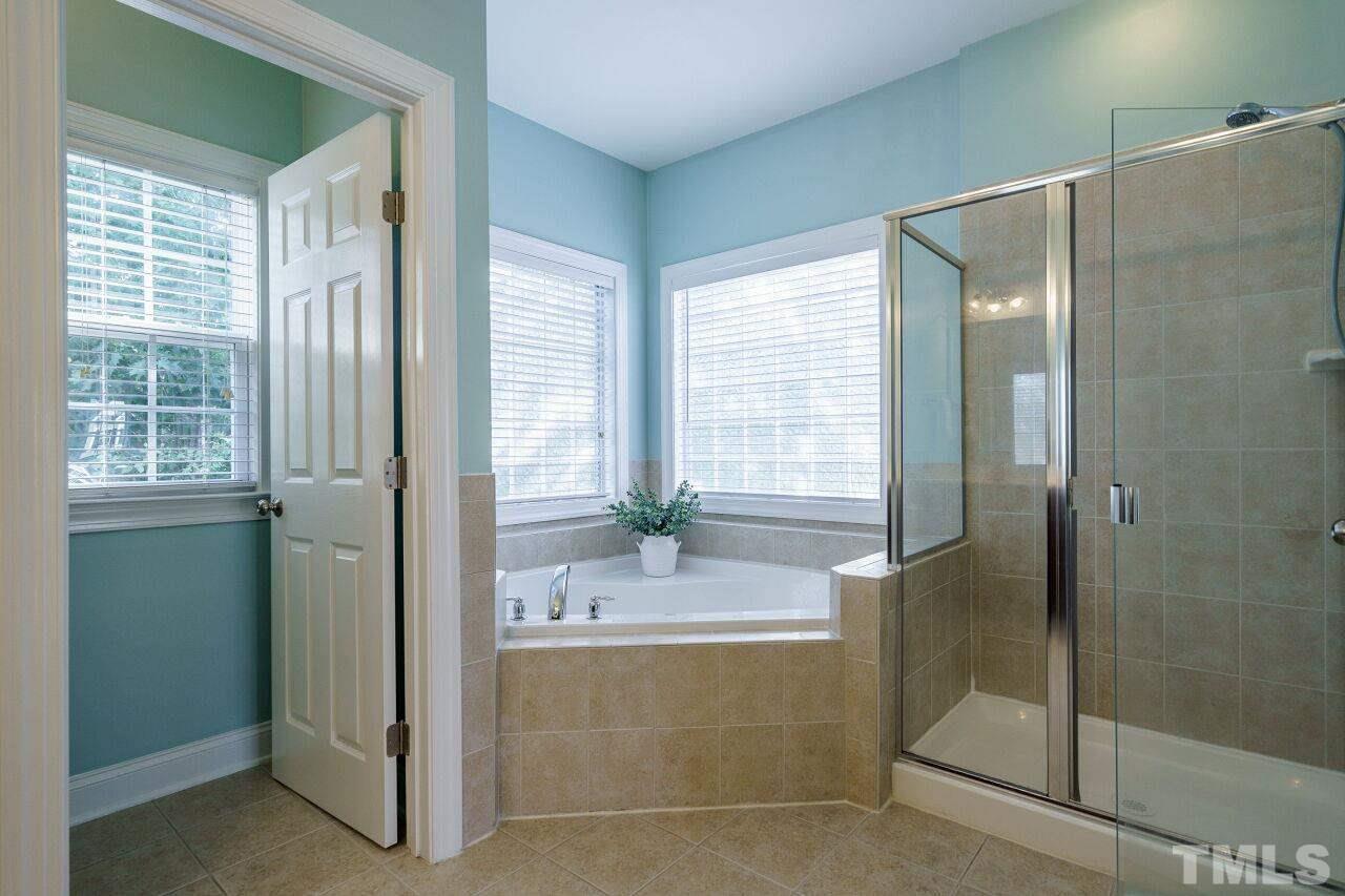 104 Ivyshaw Road Cary, NC 27519 - Photo 18 of 30 Gallery Image 18