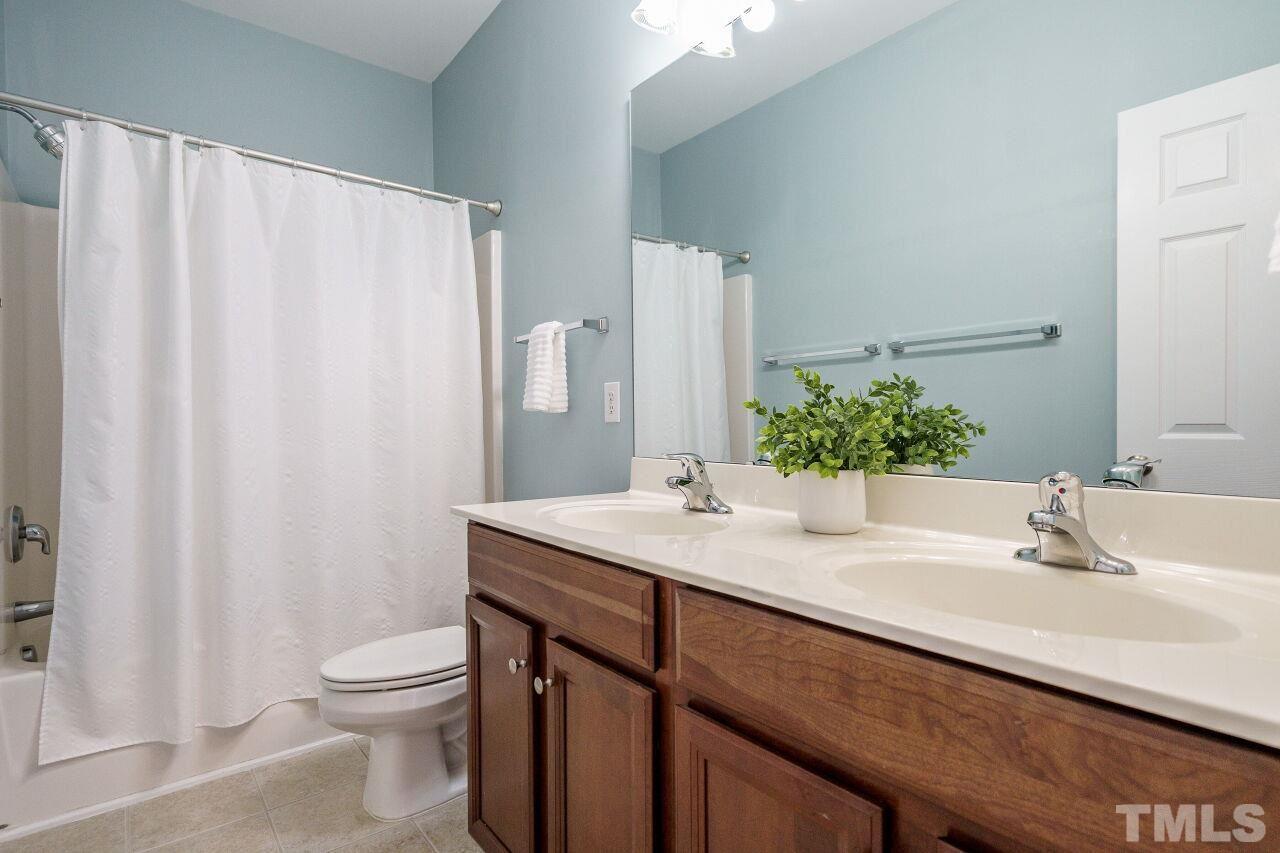 104 Ivyshaw Road Cary, NC 27519 - Photo 21 of 30 Gallery Image 21