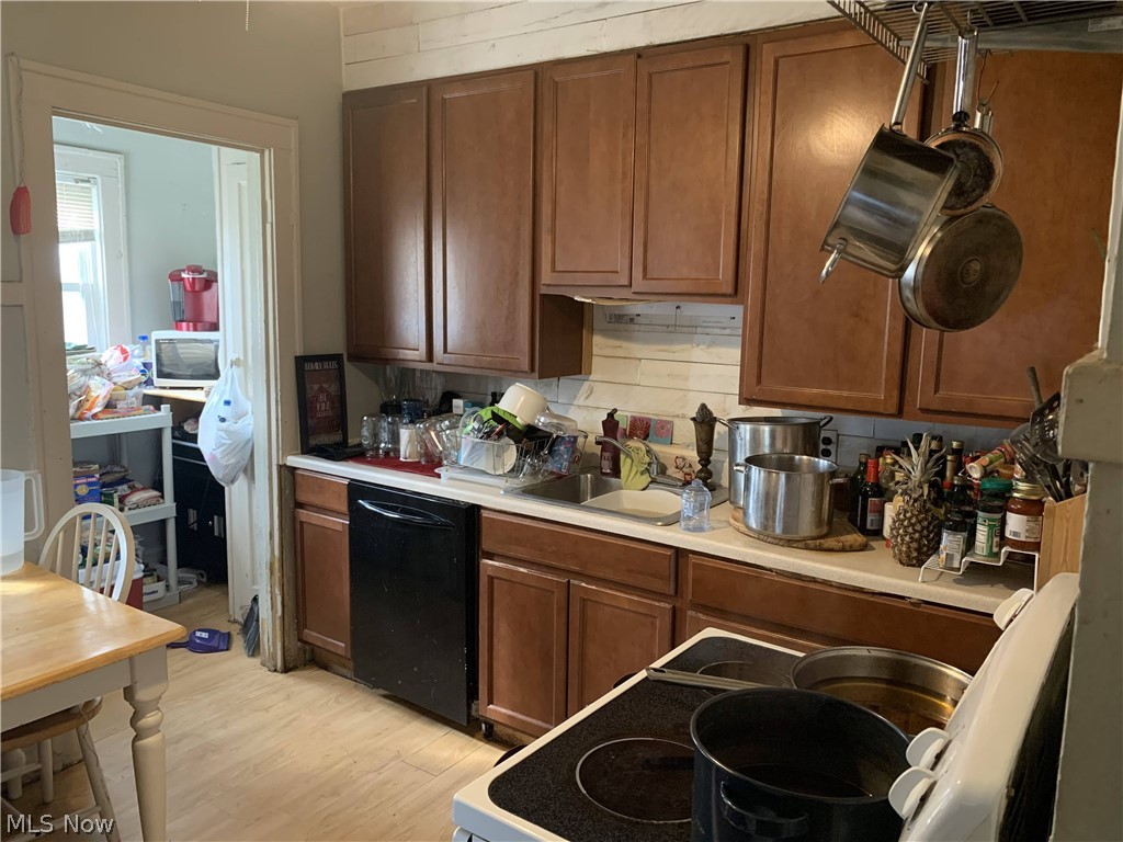 3634 Tullamore Road Cleveland, OH 44118 - Photo 14 of 35