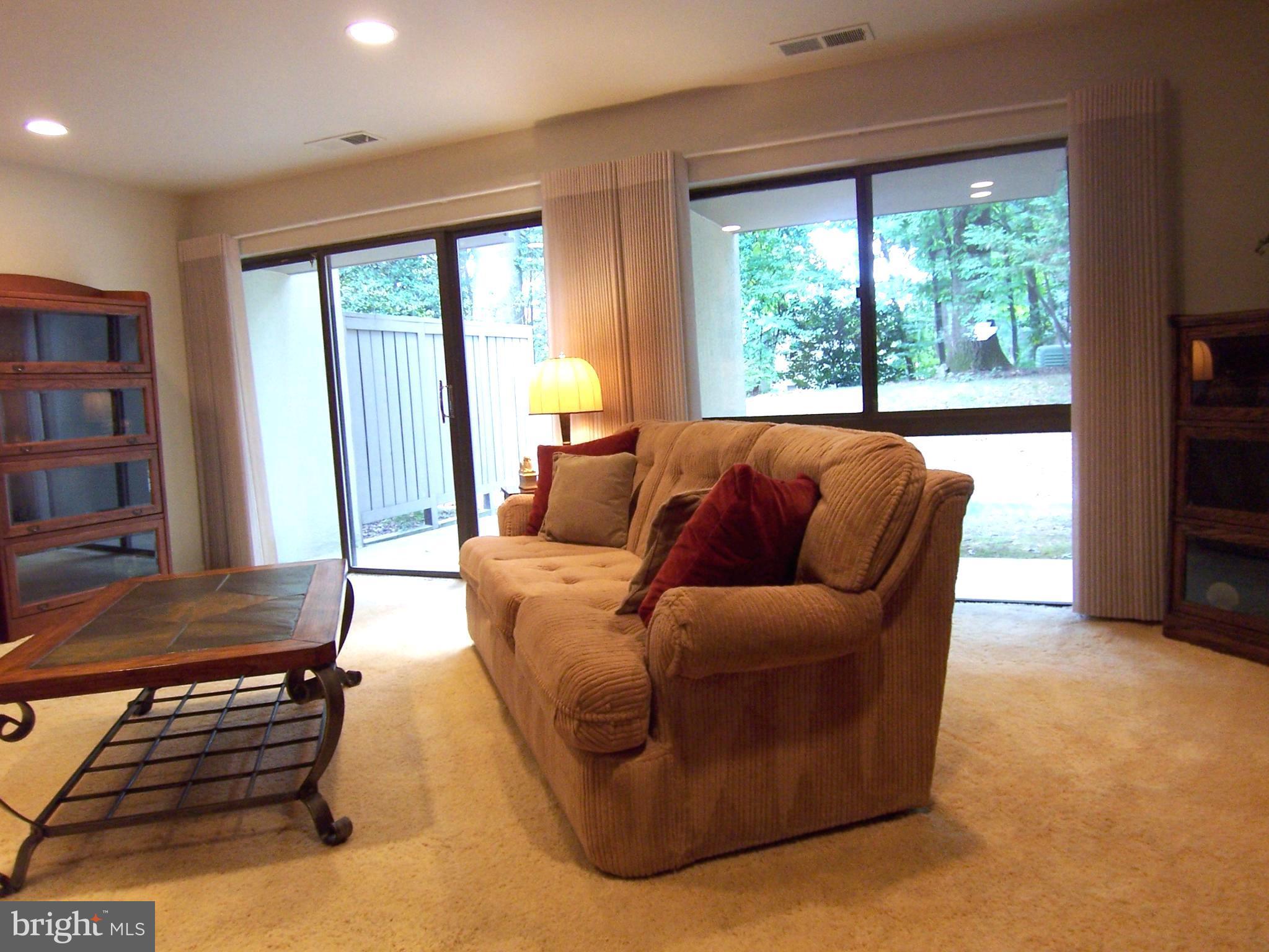 11657 Newbridge Court Reston, VA 20191 - Photo 5 of 13 Living Room