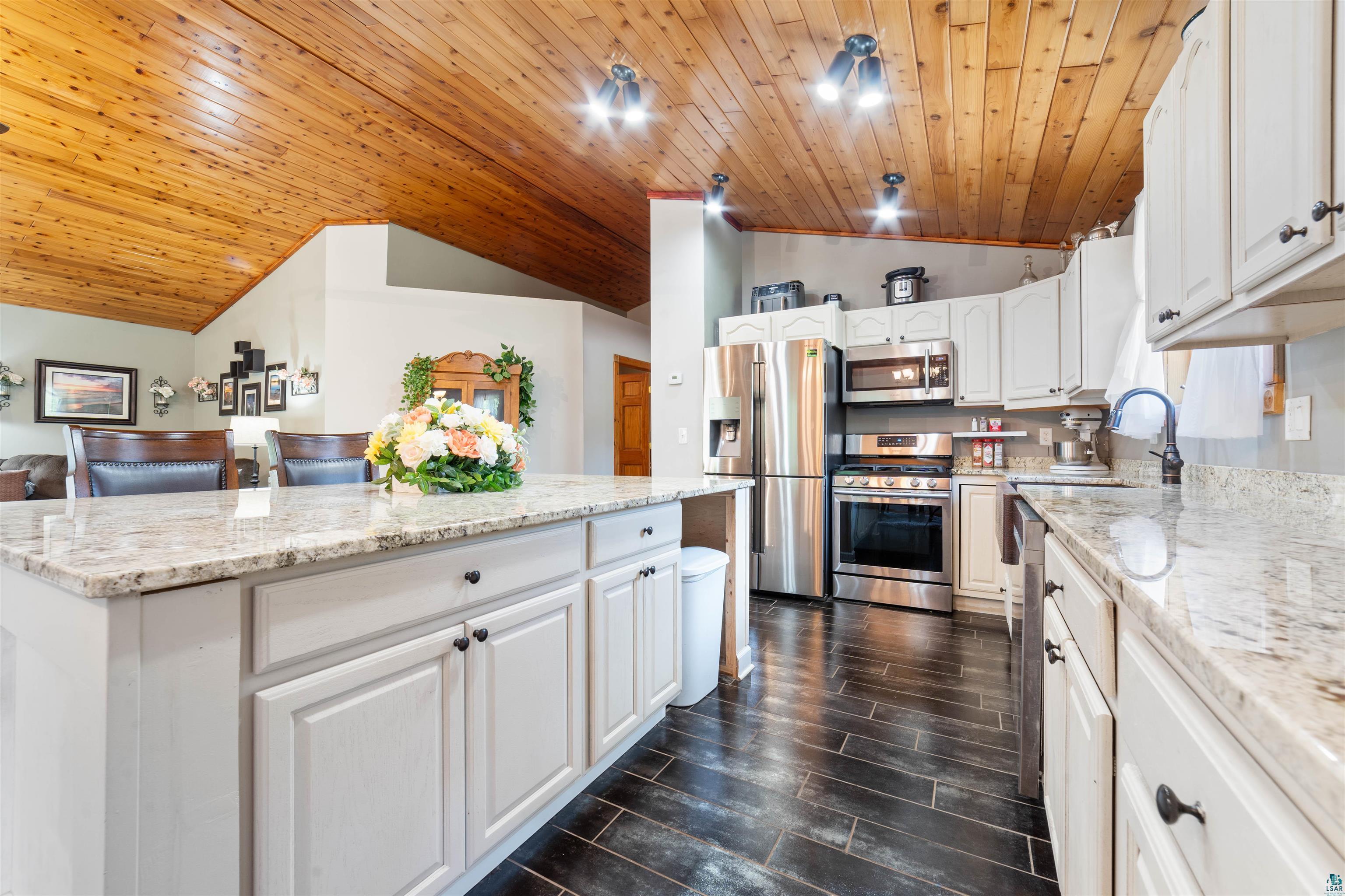 4279 Fayre Road Duluth, MN 55803 - Photo 8 of 46