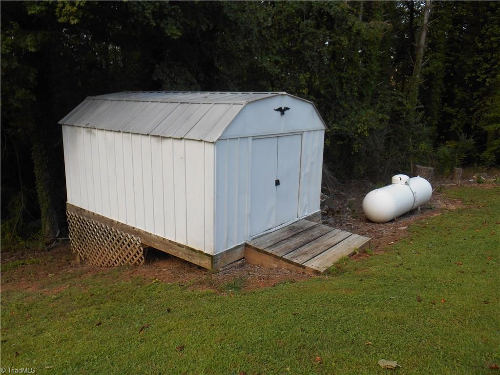 152 Meadowlark Road Mount Airy, NC 27030 - Photo 13 of 20 Gallery Image 13