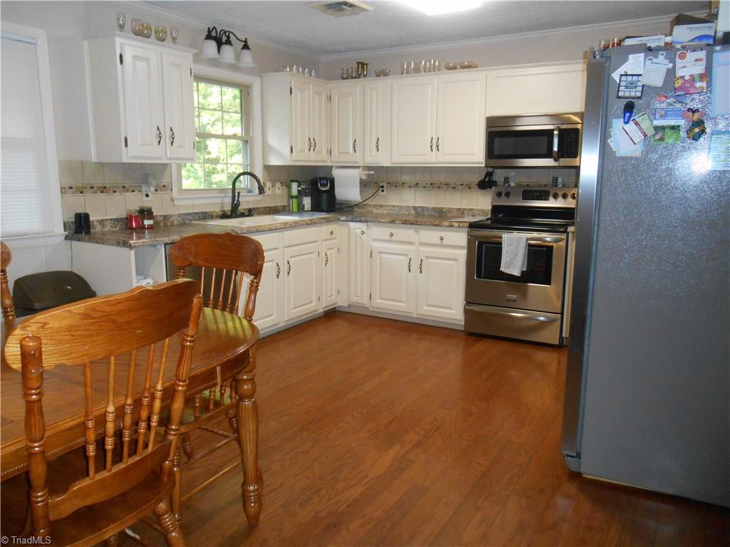 152 Meadowlark Road Mount Airy, NC 27030 - Photo 5 of 20 Gallery Image 5