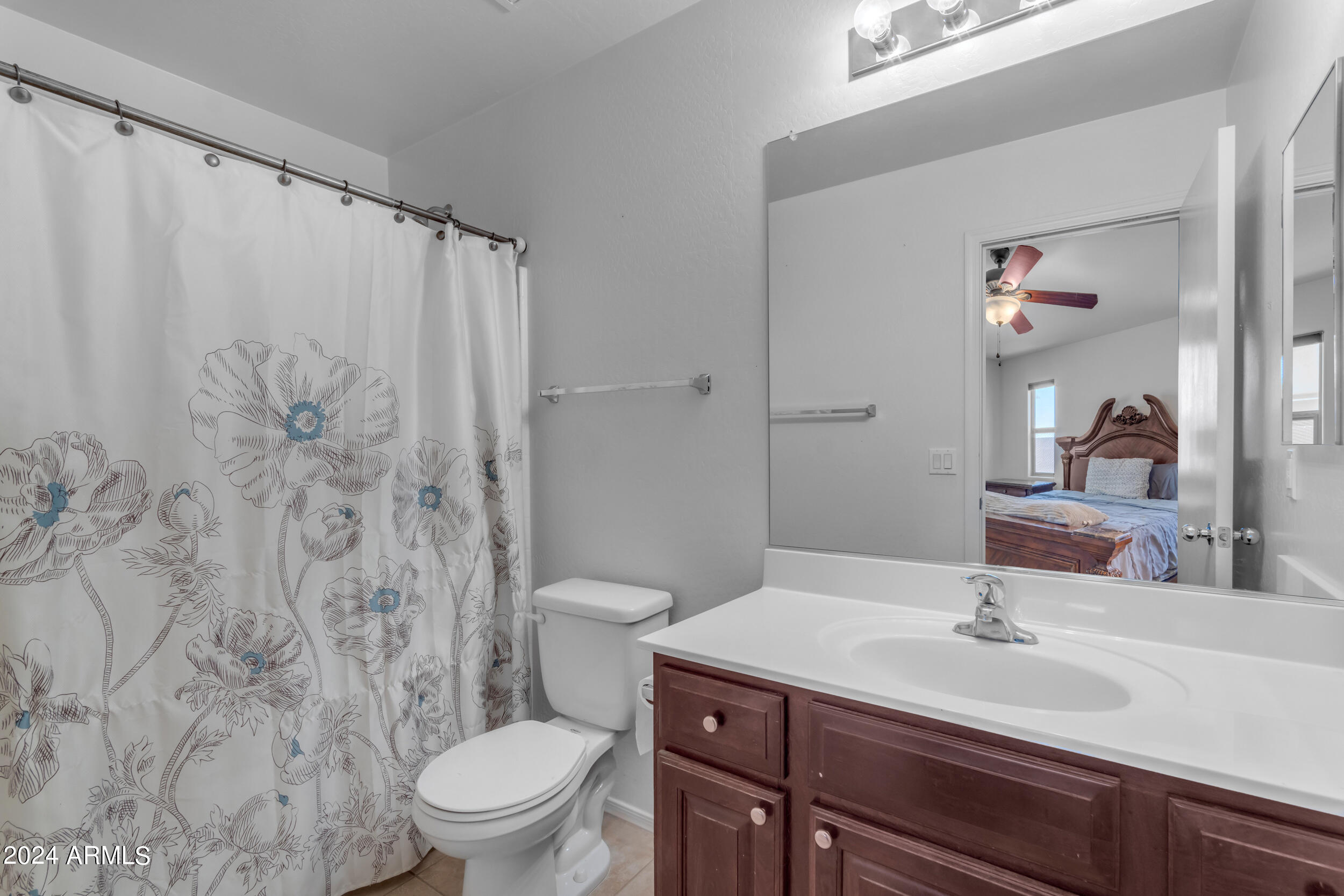 2715 South Conestoga Road Apache Junction, AZ 85119 - Photo 13 of 38 Primary Bathroom