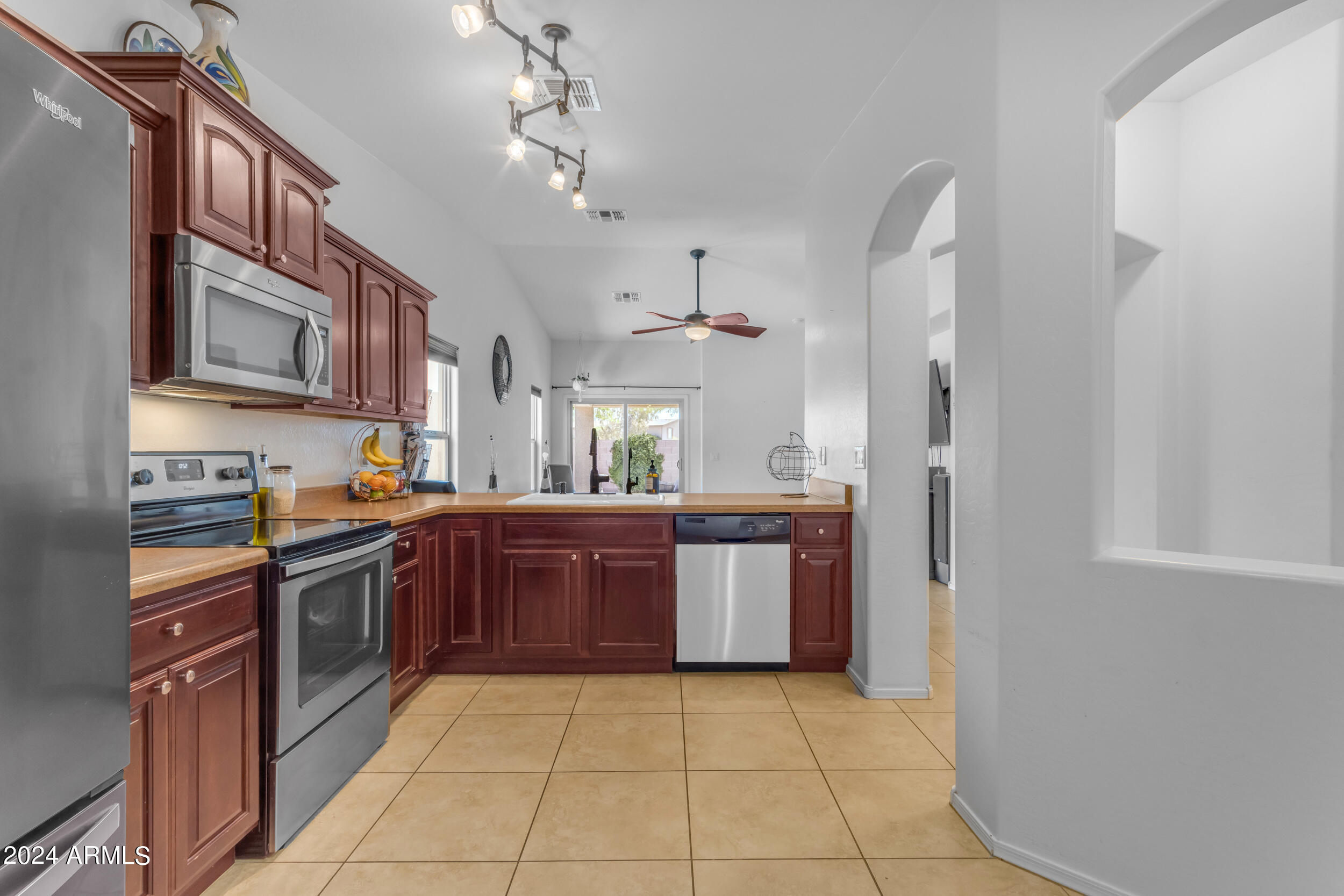 2715 South Conestoga Road Apache Junction, AZ 85119 - Photo 4 of 38 Kitchen