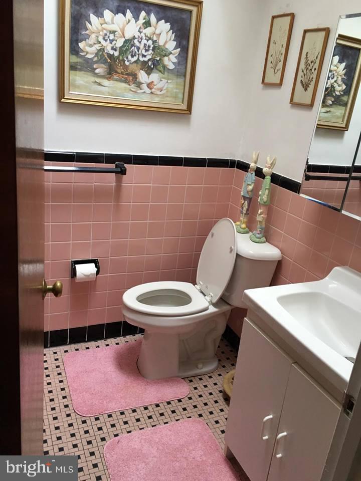 8822 Blue Grass Road Philadelphia, PA 19152 - Photo 23 of 29 Gallery Image 23