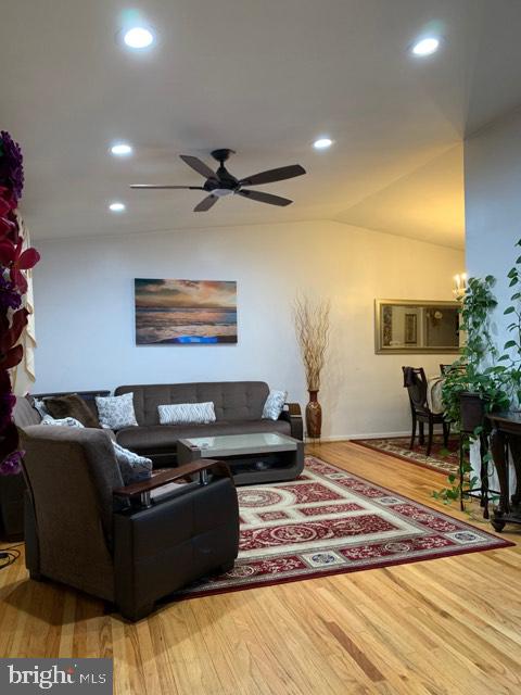 8822 Blue Grass Road Philadelphia, PA 19152 - Photo 5 of 29 Gallery Image 5