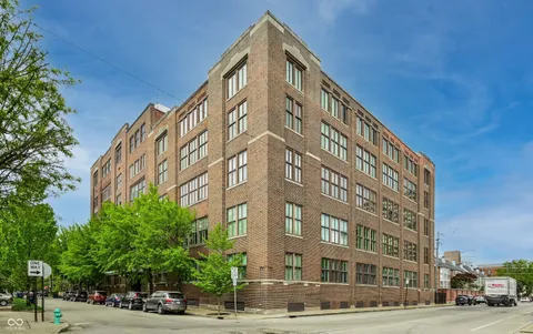 $330,000 | 430 North Park Avenue, Unit 201, Indianapolis, IN 46202