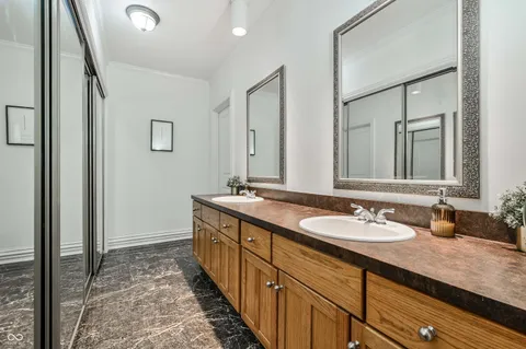 $330,000 | 430 North Park Avenue, Unit 201, Indianapolis, IN 46202