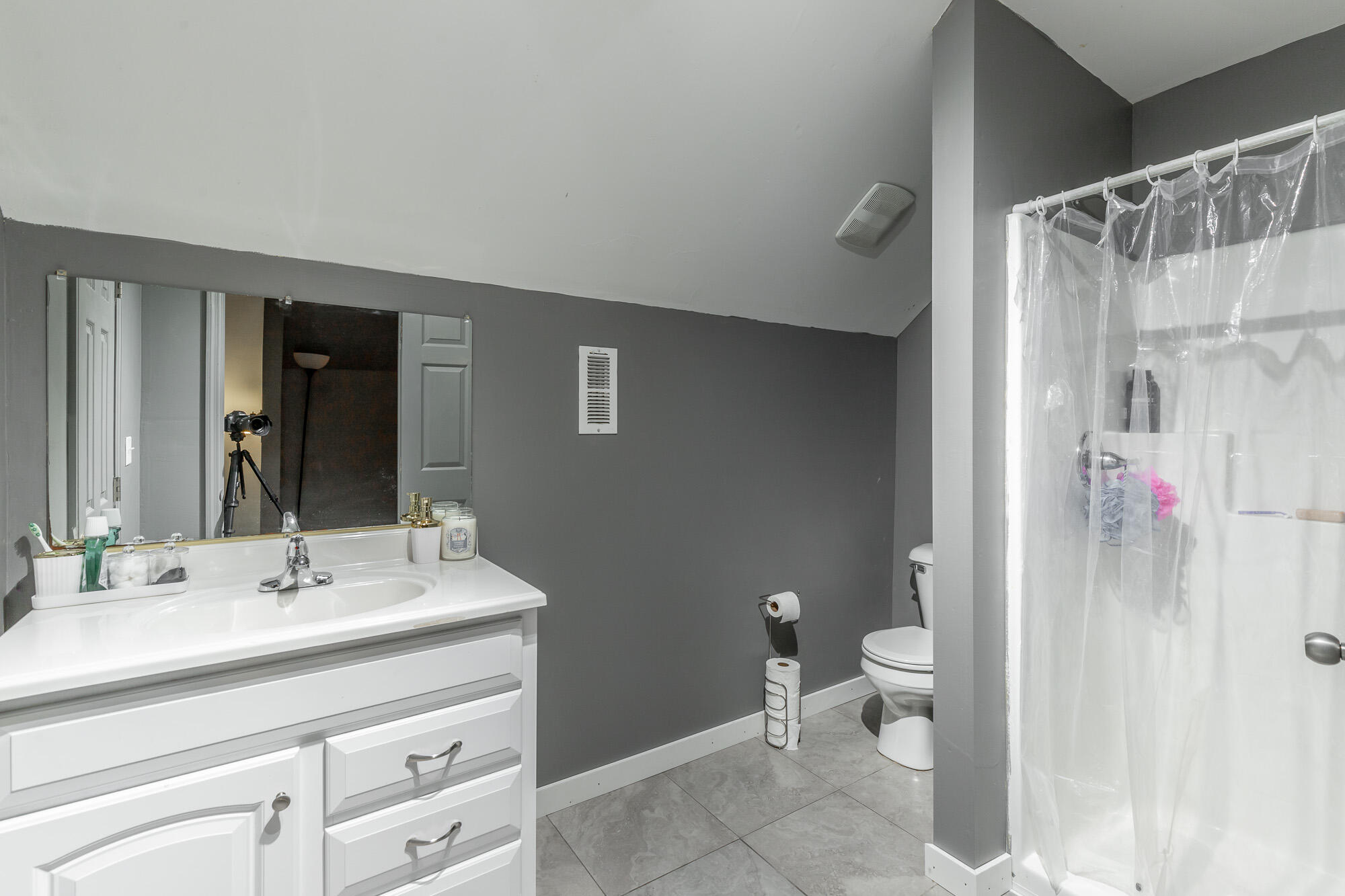 212 Round Tree Drive Rossville, GA 30741 - Photo 26 of 36 Upstairs Bathroom