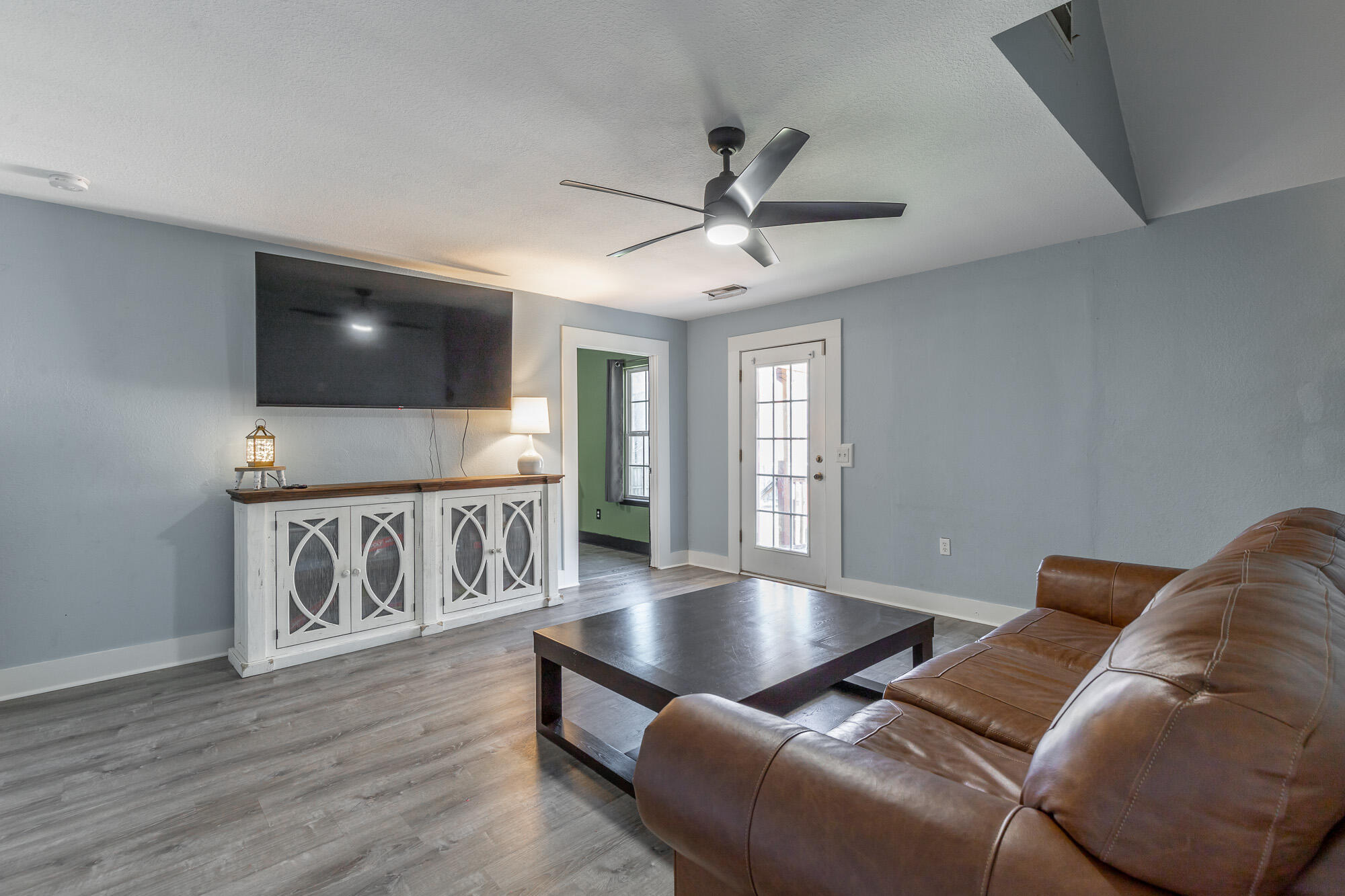 212 Round Tree Drive Rossville, GA 30741 - Photo 6 of 36 Living Room