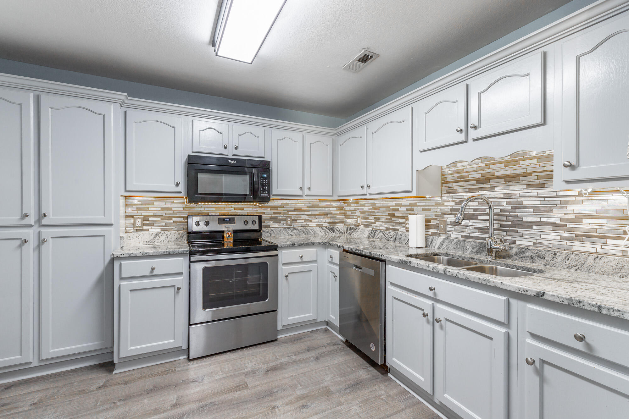 212 Round Tree Drive Rossville, GA 30741 - Photo 7 of 36 Kitchen