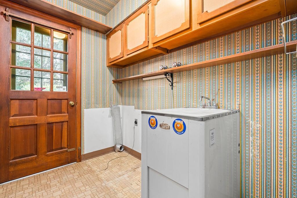 3723 Brookview Road Rockford, IL 61107 - Photo 11 of 44 a view of utility room
