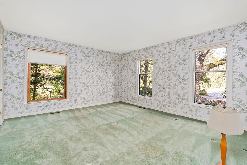 3723 Brookview Road Rockford, IL 61107 - Photo 22 of 44 an empty room with windows