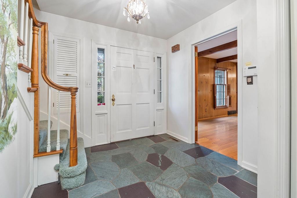 3723 Brookview Road Rockford, IL 61107 - Photo 4 of 44