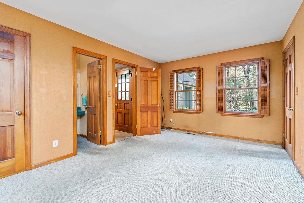 3723 Brookview Road Rockford, IL 61107 - Photo 9 of 44 an empty room with windows