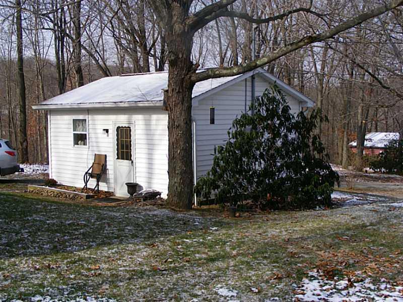 1141-2 Hinchberger Road Butler, PA 16002 - Photo 14 of 20 Studio/Study/Office.