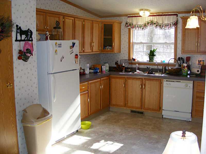 1141-2 Hinchberger Road Butler, PA 16002 - Photo 4 of 20 Kitchen.