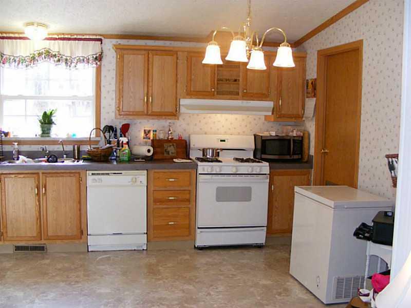 1141-2 Hinchberger Road Butler, PA 16002 - Photo 6 of 20 Kitchen.
