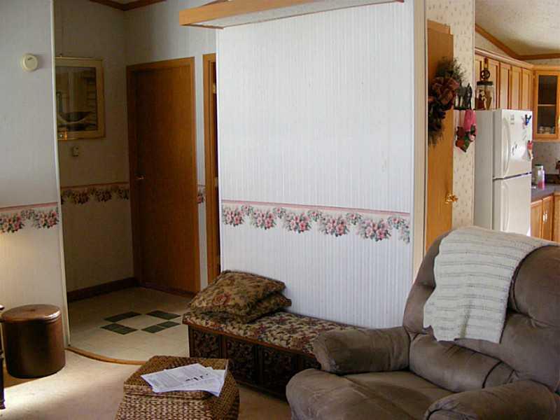 1141-2 Hinchberger Road Butler, PA 16002 - Photo 9 of 20 Living Room.