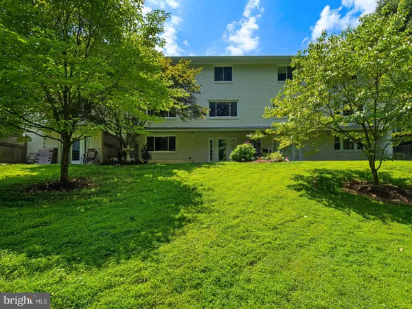 $4,100 | 5343 Pooks Hill Road, Unit 40353, Bethesda, MD 20814