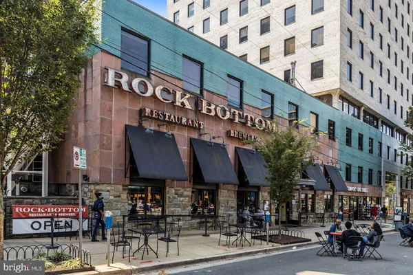 $4,100 | 5343 Pooks Hill Road, Unit 40353, Bethesda, MD 20814