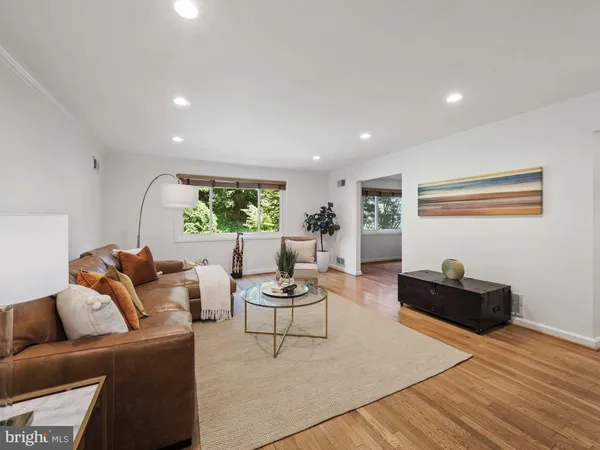 $4,100 | 5343 Pooks Hill Road, Unit 40353, Bethesda, MD 20814