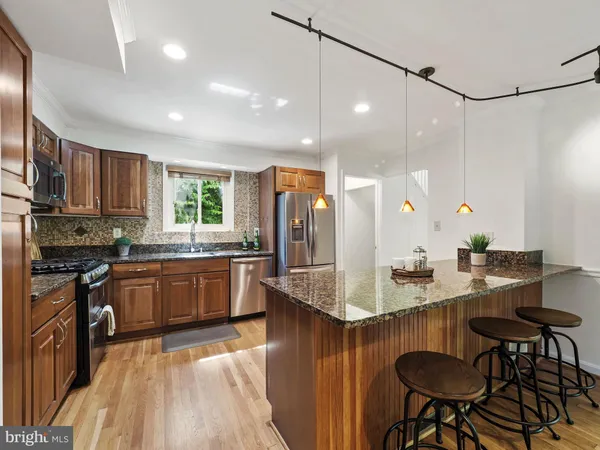 $4,100 | 5343 Pooks Hill Road, Unit 40353, Bethesda, MD 20814