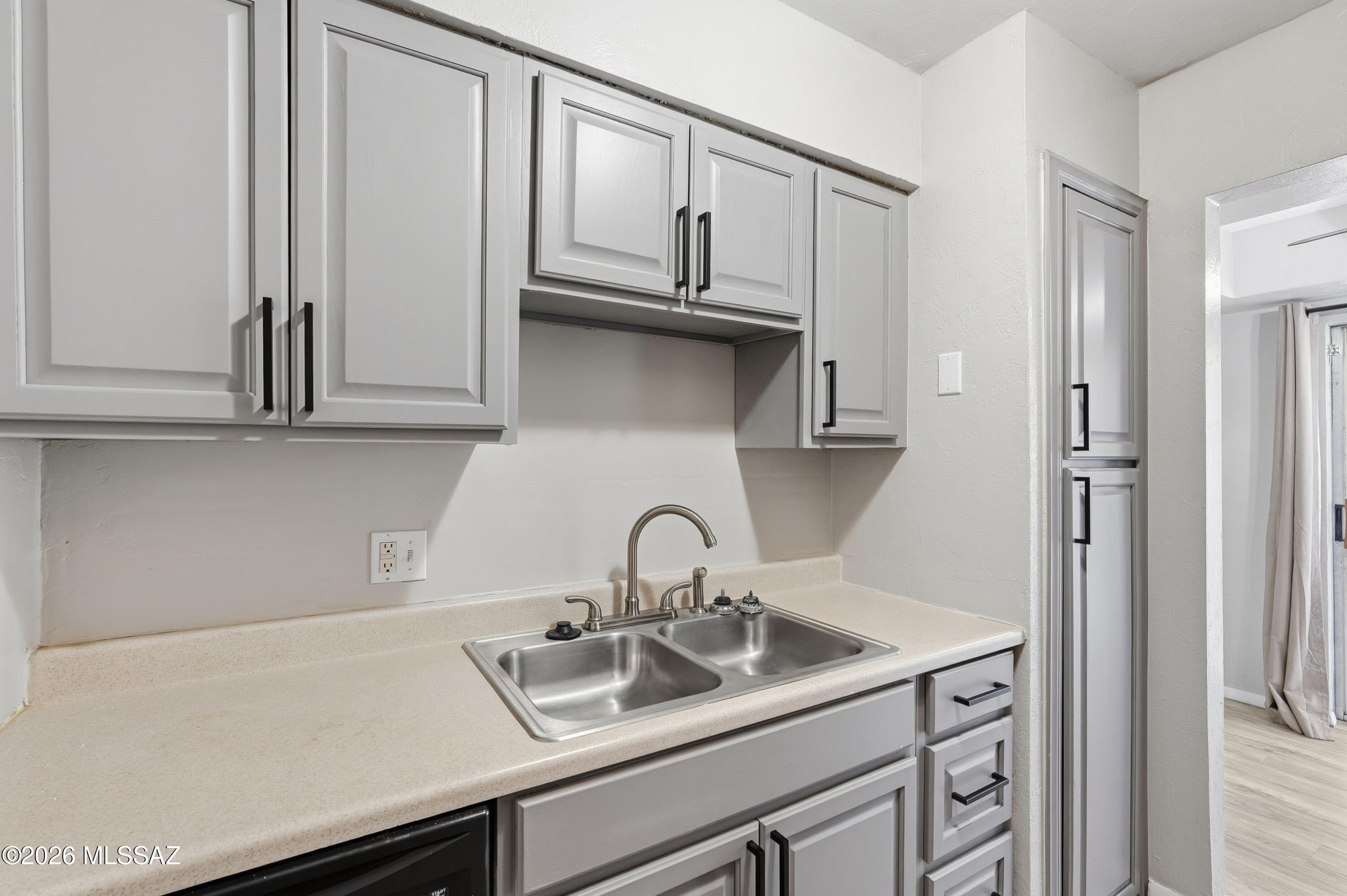 1600 North Wilmot Road, Unit 202 Tucson, AZ 85712 - Photo 5 of 26 Kitchen