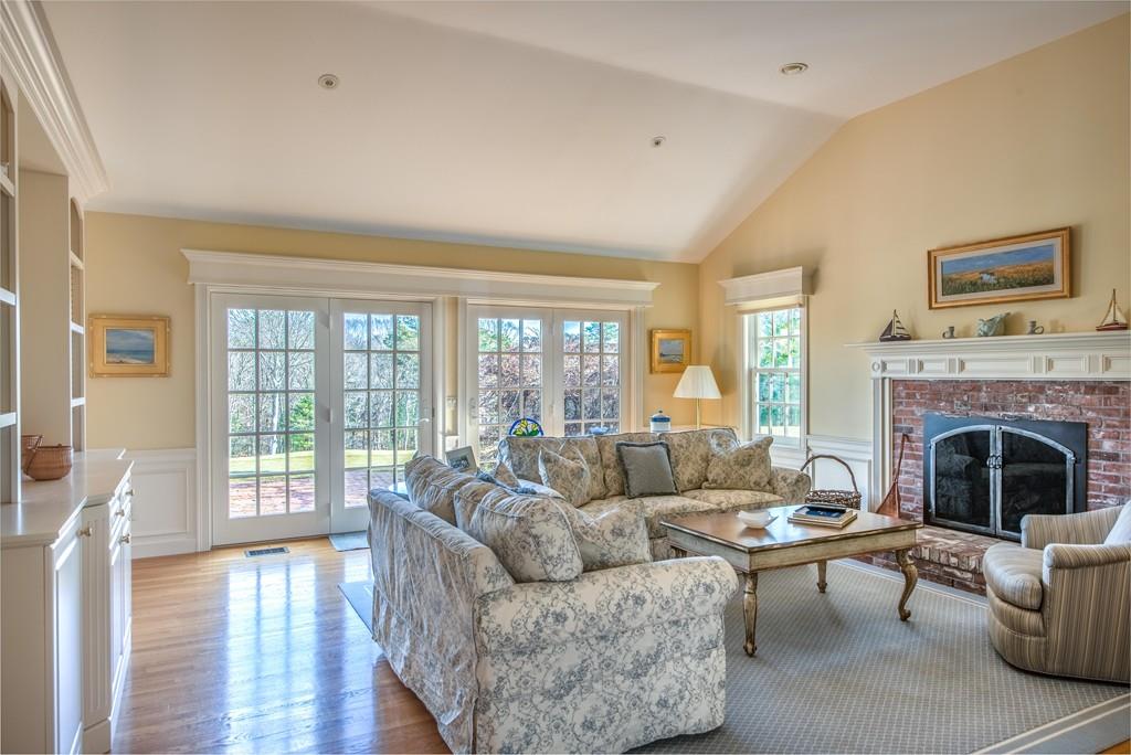 211 Dunrobin Mashpee, MA 02649 - Photo 3 of 9 Gallery Image 3